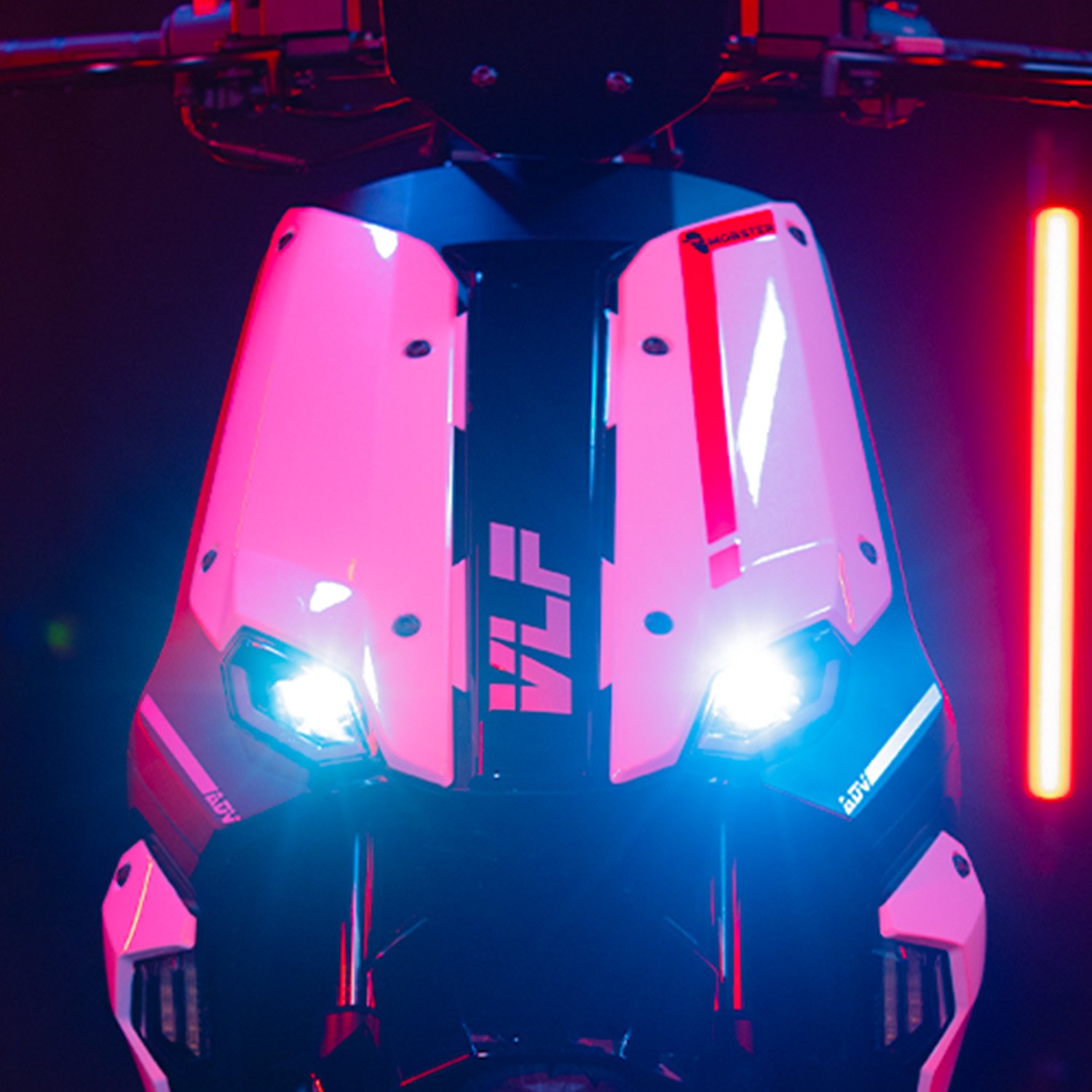 TWIN BEAM PROJECTOR HEADLAMP